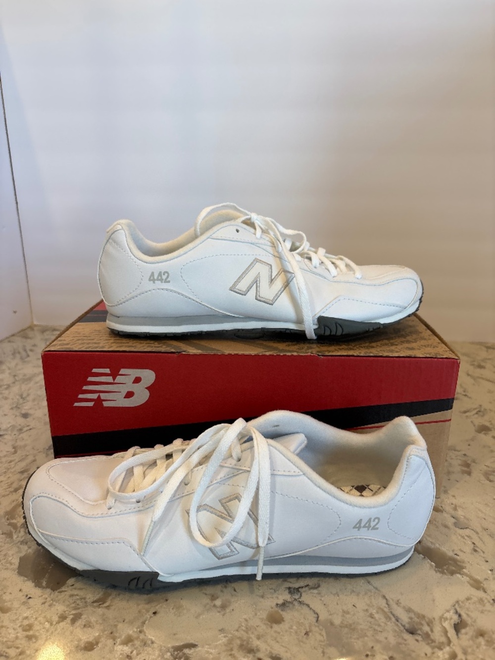 NWB Women’s New Balance CW442 White Leather Low Profile Sneakers Sz 9.5M